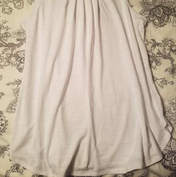 BRAND NEW Gap fit maternity tank - Picture 2 of 3